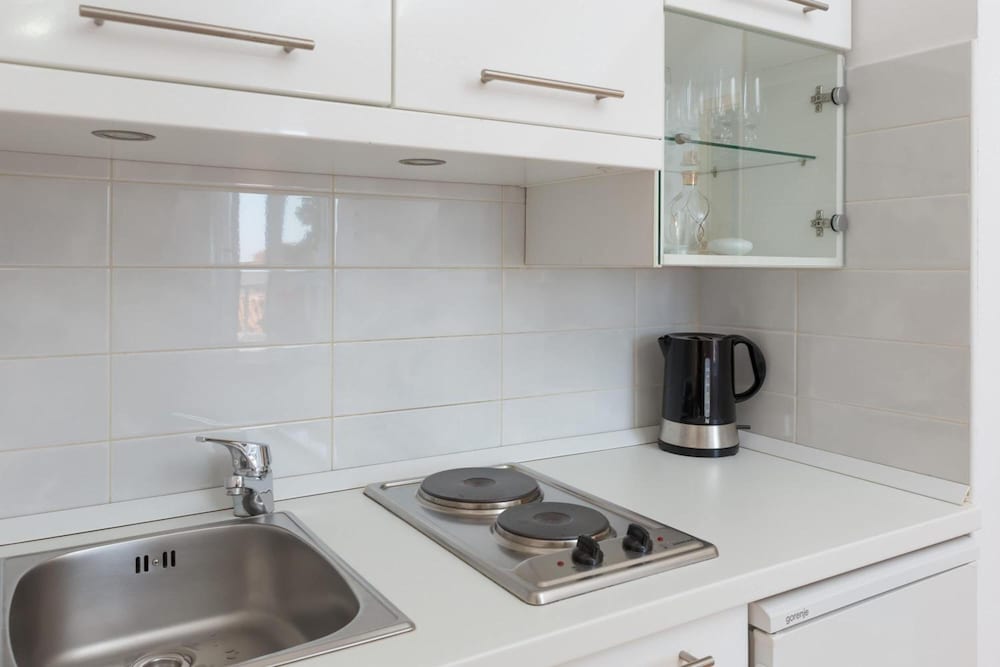 Split Center Suites 62/66