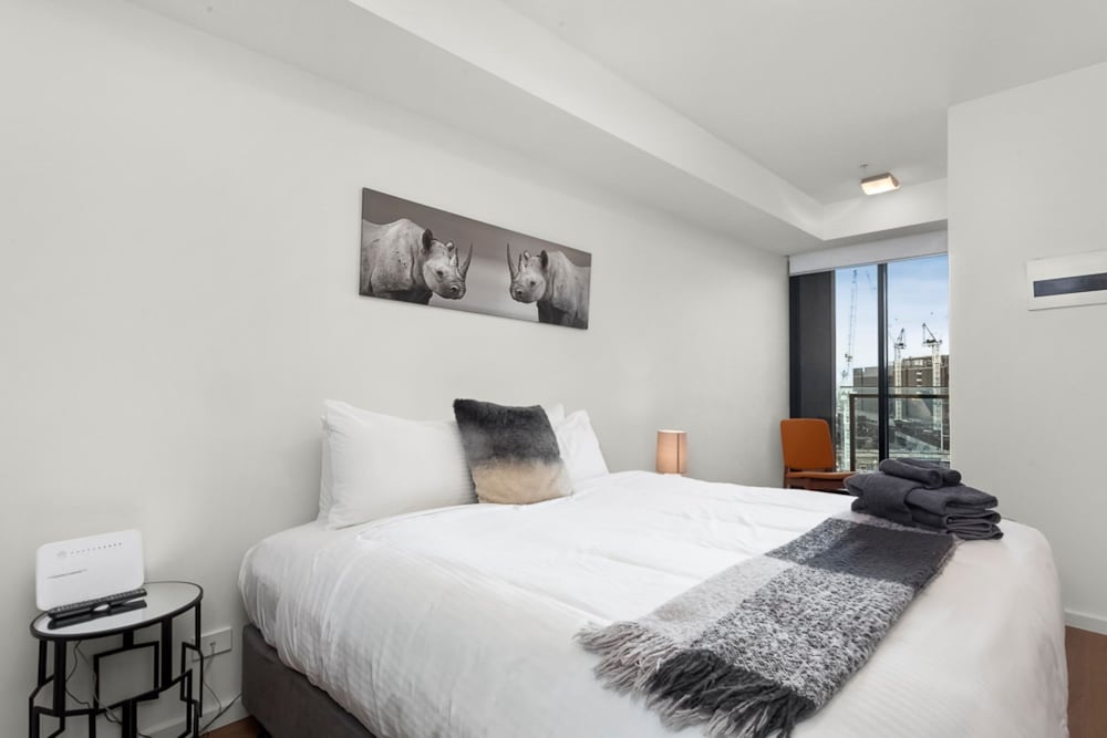 1 BEDROOM, APARTMENT, CITY VIEW