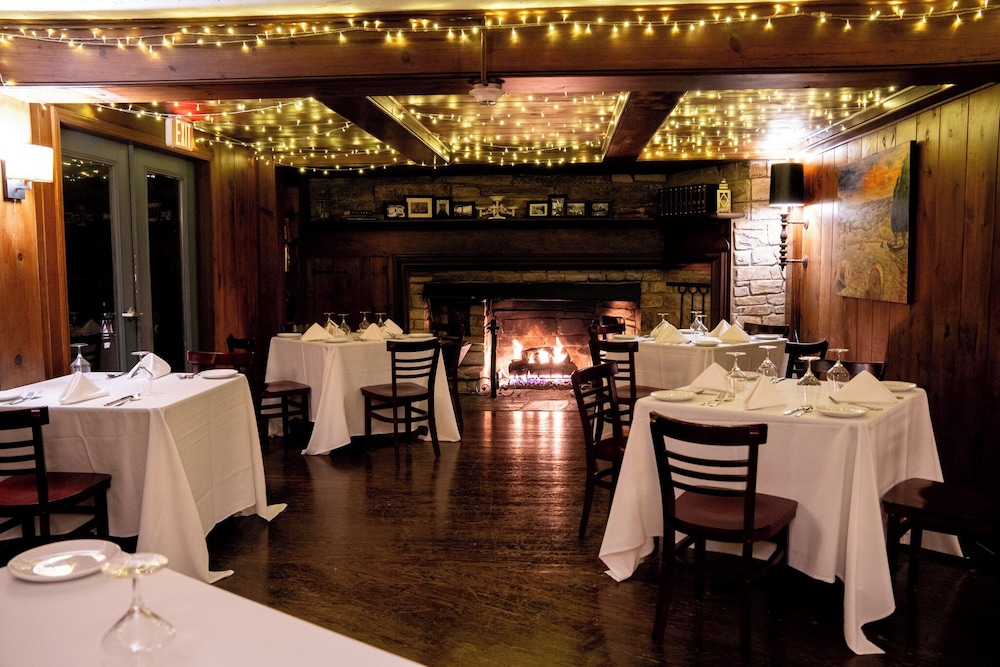 The Inn at Crestwood 49/65