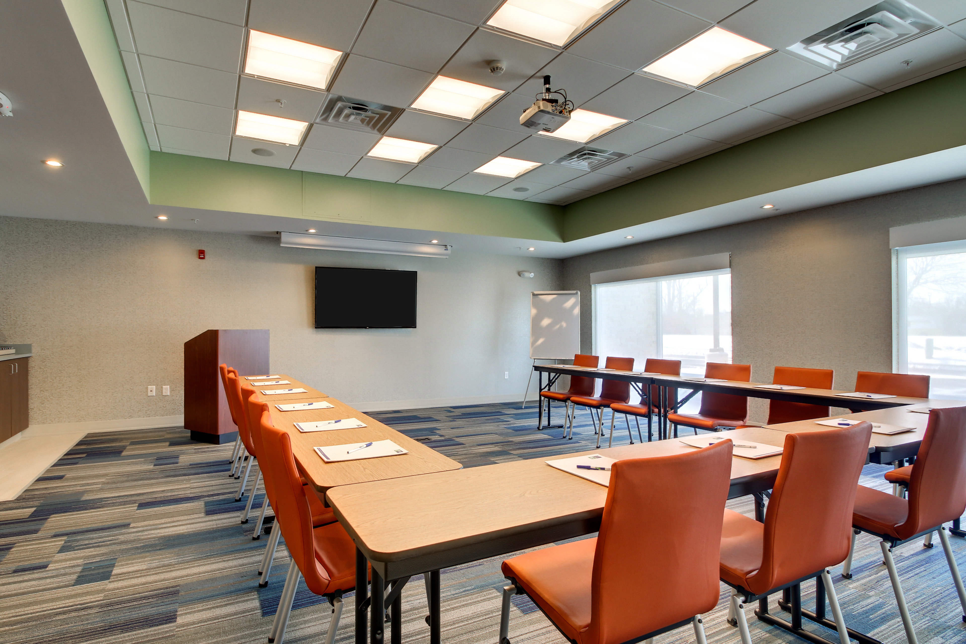 Holiday Inn Express & Suites GALESBURG 56/61
