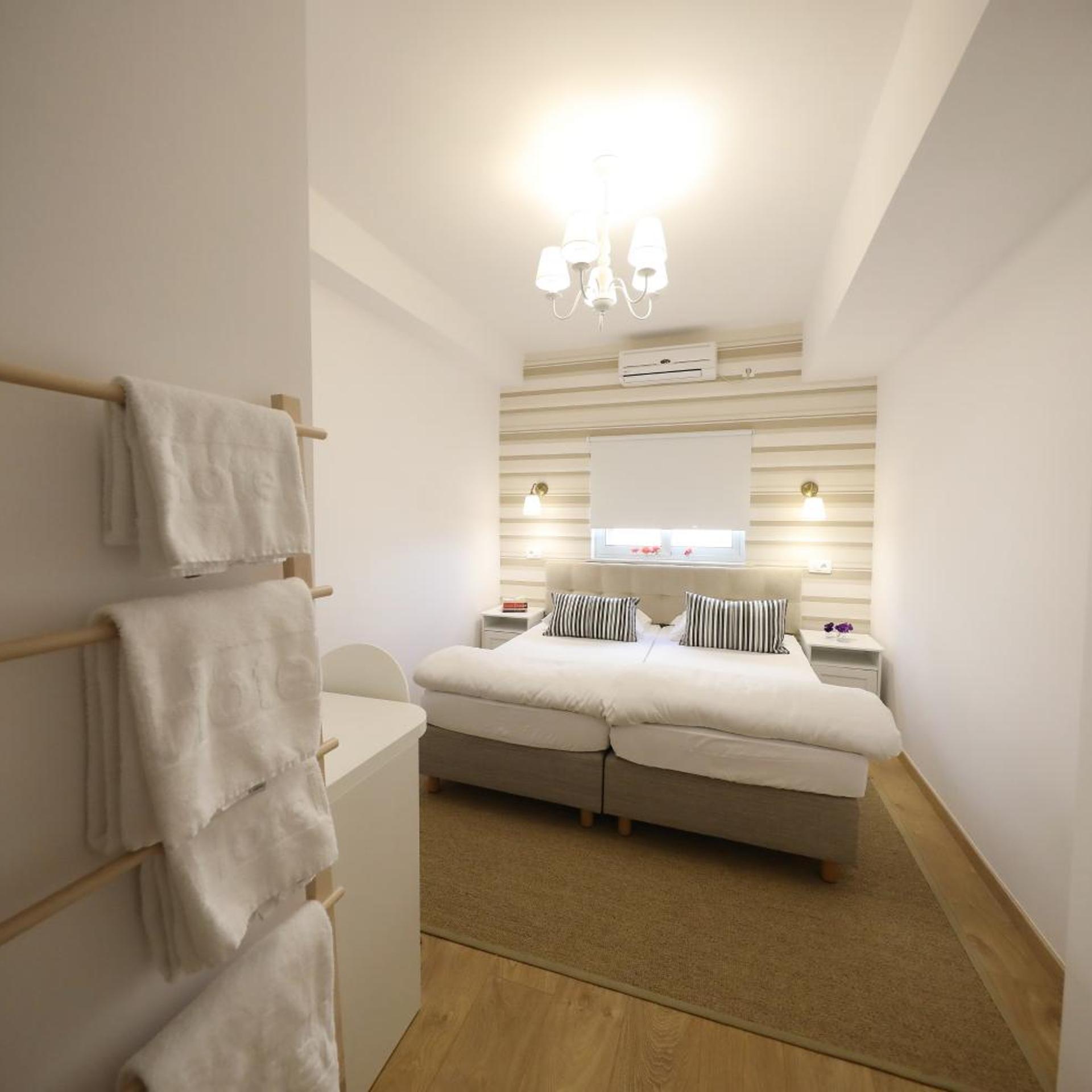 Room, Double or Twin Bed, No Balcony، HOTEL DELFIN 5/10