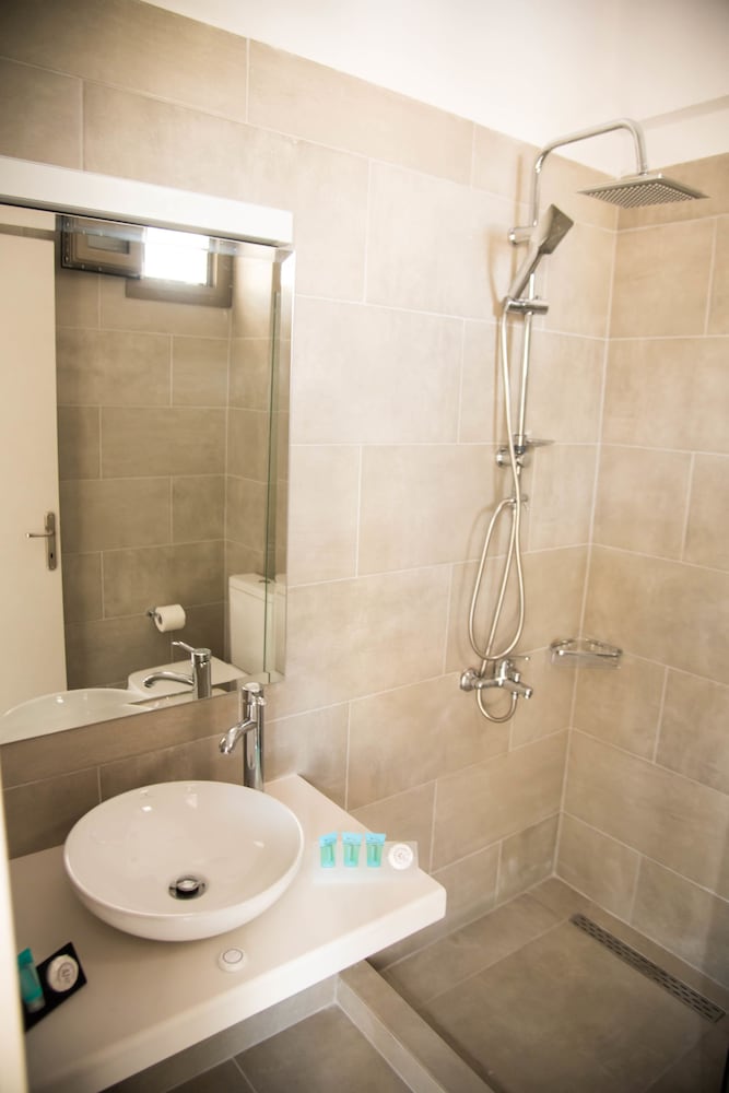 Stavros Beach Hotel 48/50