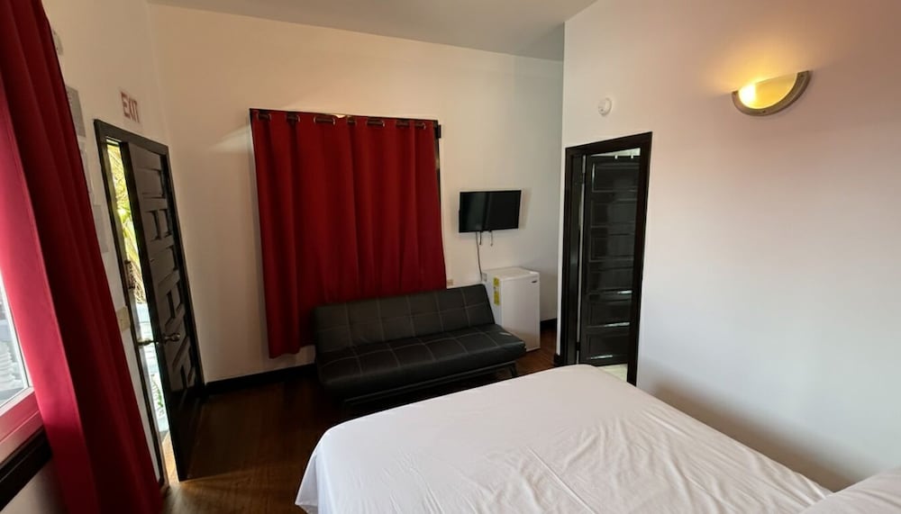 Serenade Hotel 26/65