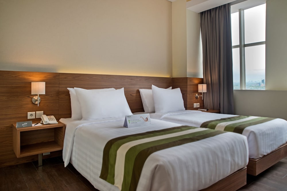 Grand Whiz Poins Square Simatupang 21/53