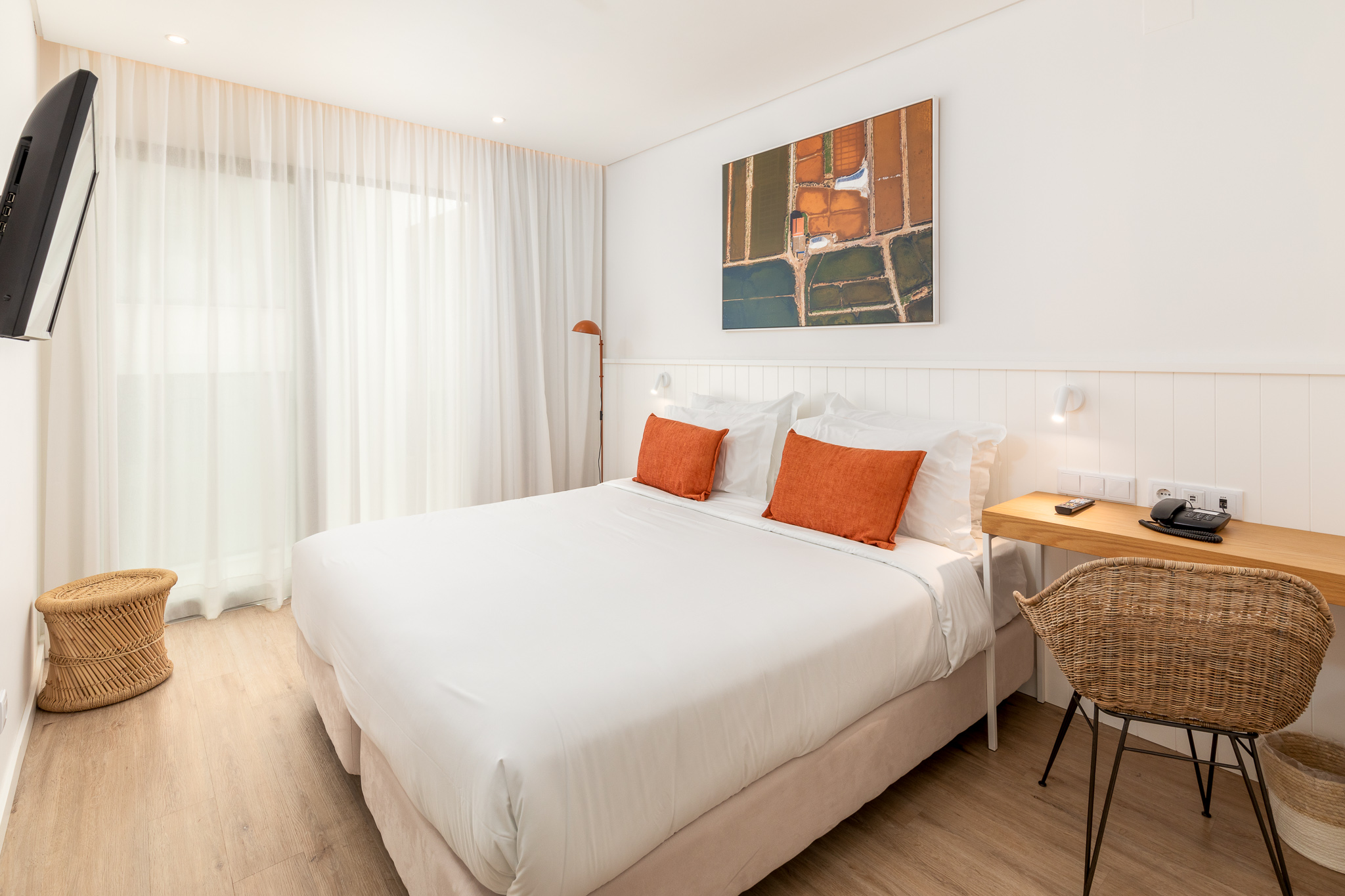Classic, Double or Twin Bed