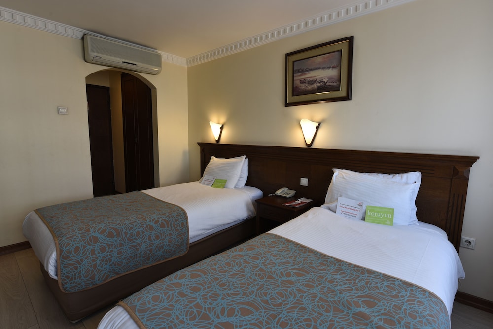 Asal Hotel 15/39