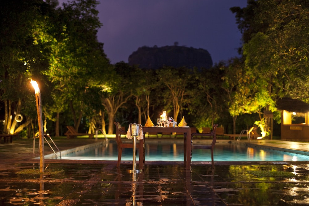 Hotel Sigiriya 56/64