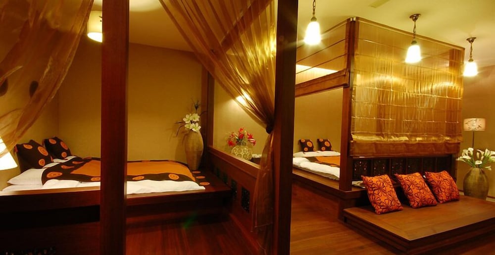 March Three Inn 26/50