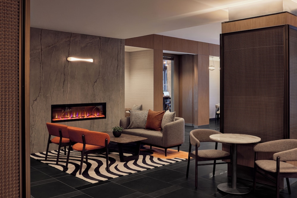 The Godfrey Hotel Boston 48/64