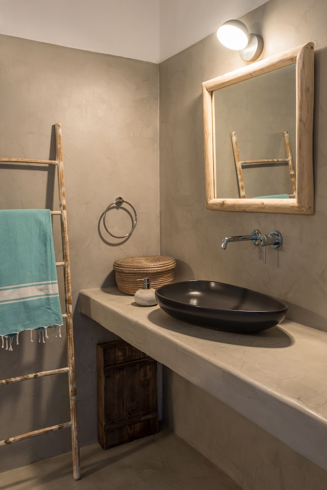 Verina Suites 49/50