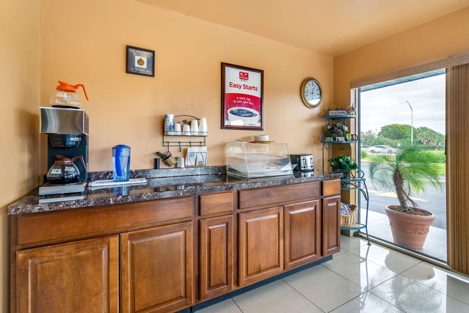 Econo Lodge Fort Myers Cape Coral 5/16