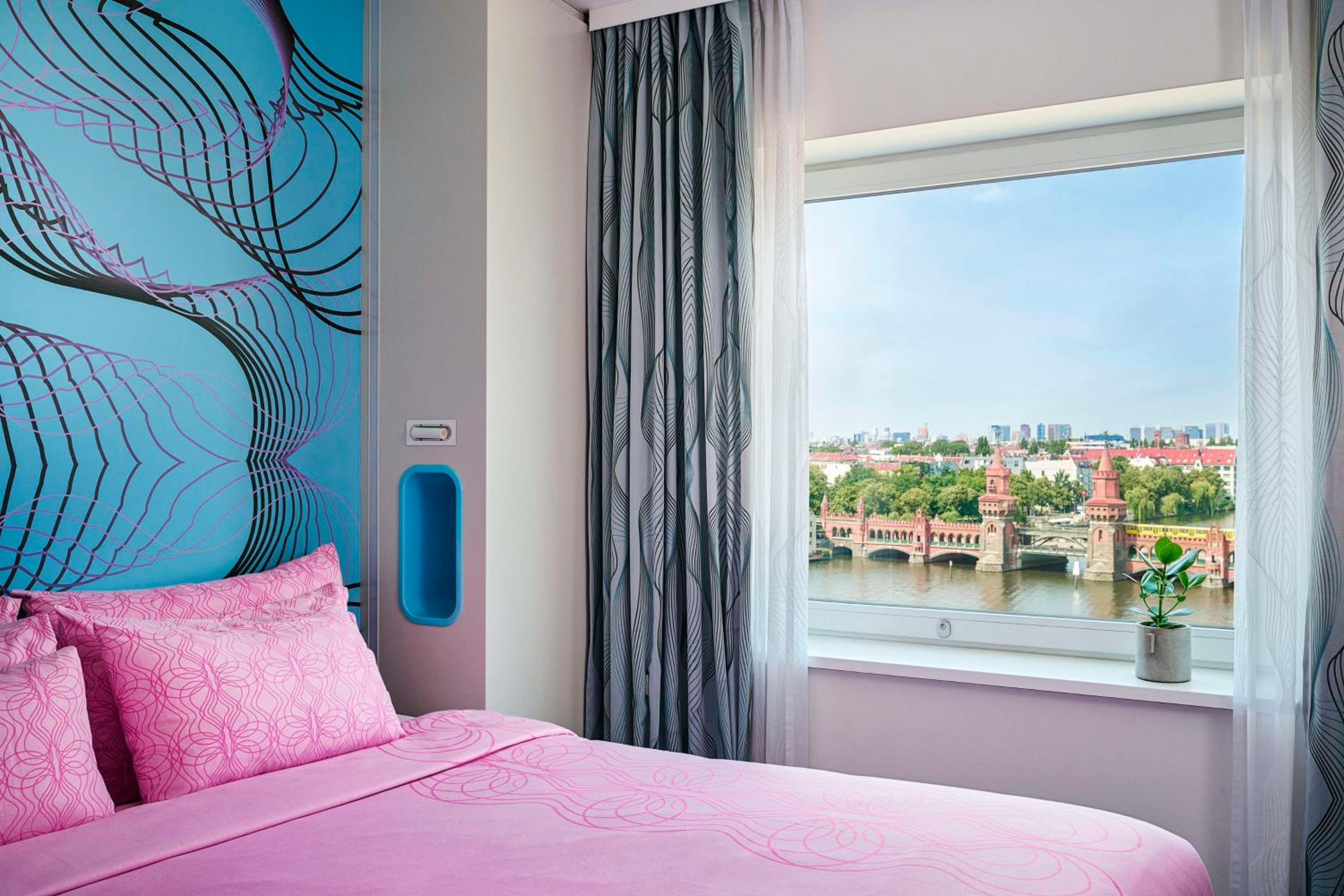 Nhow, Junior Suite, King Bed, River View