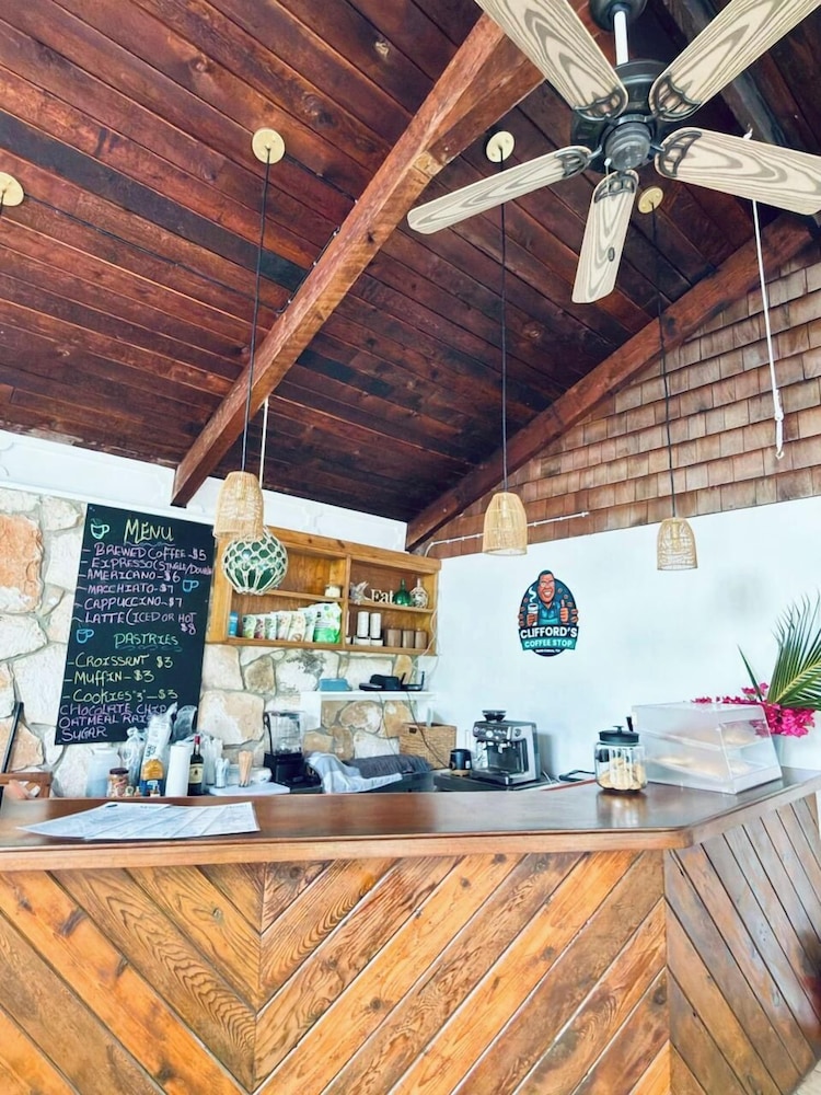 Pelican Beach Hotel 4/50