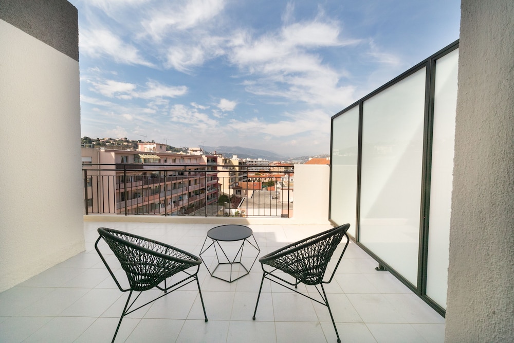 Best Western Hotel Journel Saint-Laurent-Du-Var 41/45