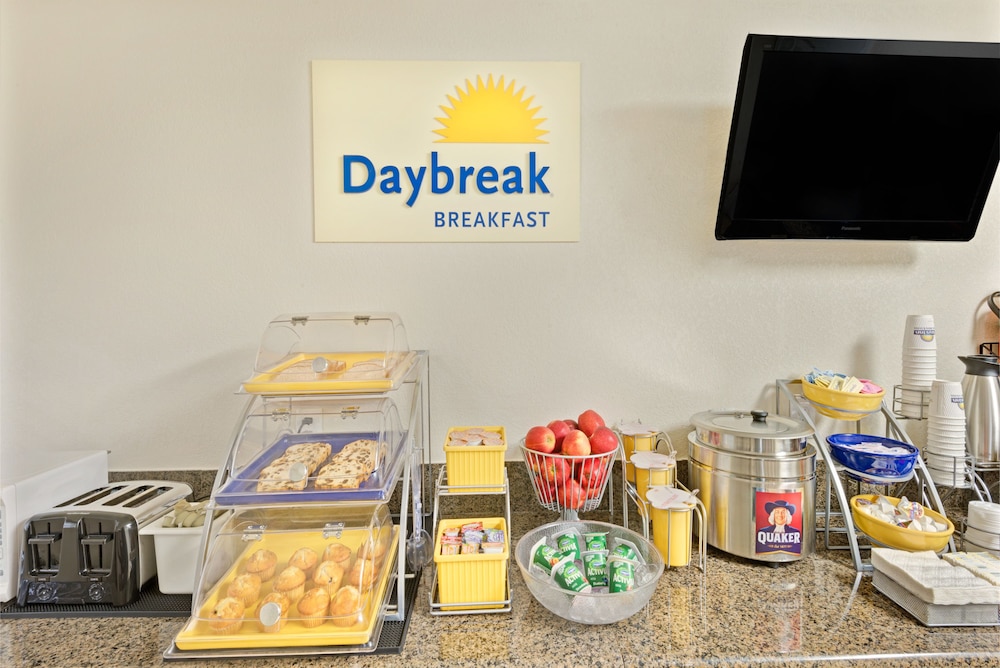 Days Inn by Wyndham Overland Park/Metcalf/Convention Center 13/14