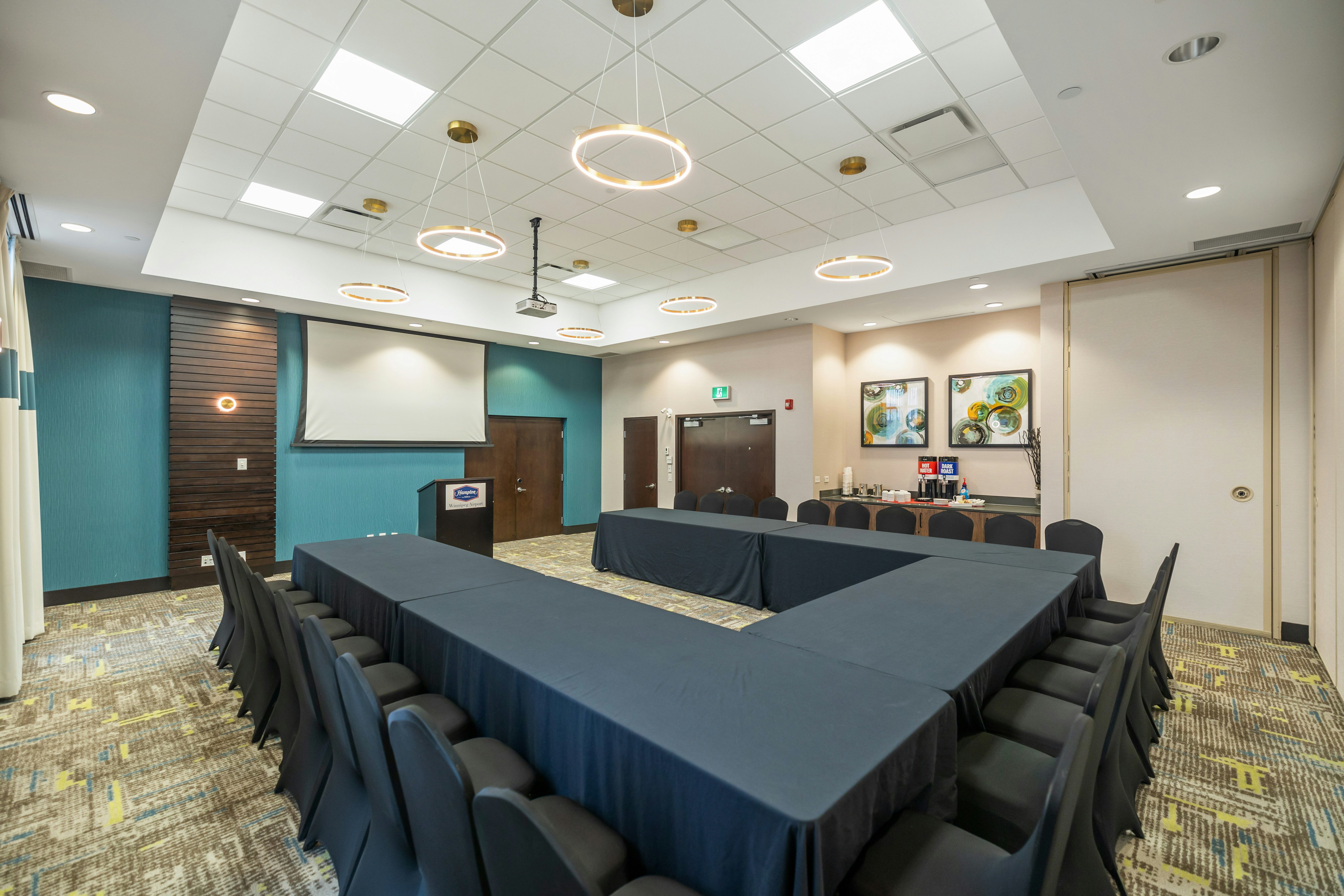 Hampton Inn By Hilton Winnipeg Airport 17/18