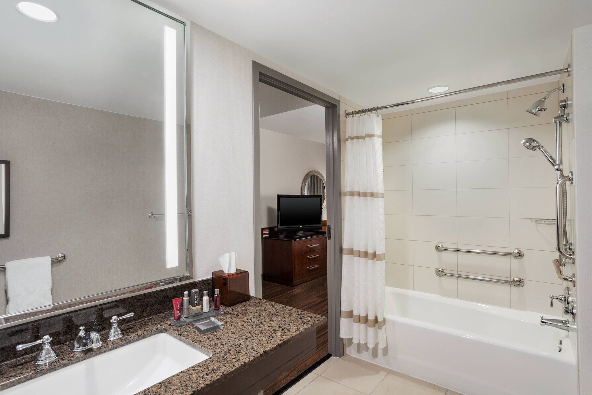 غرفة ركنية بسرير كينج بإطلالة على المدينة، Lancaster Marriott at Penn Square 7/7