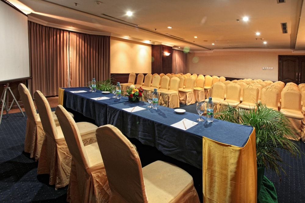 Grand Zuri Pekanbaru 32/45