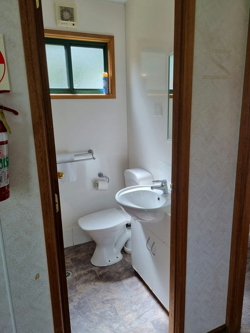 LAKES AND CRATERS HOLIDAY PARK 6/6