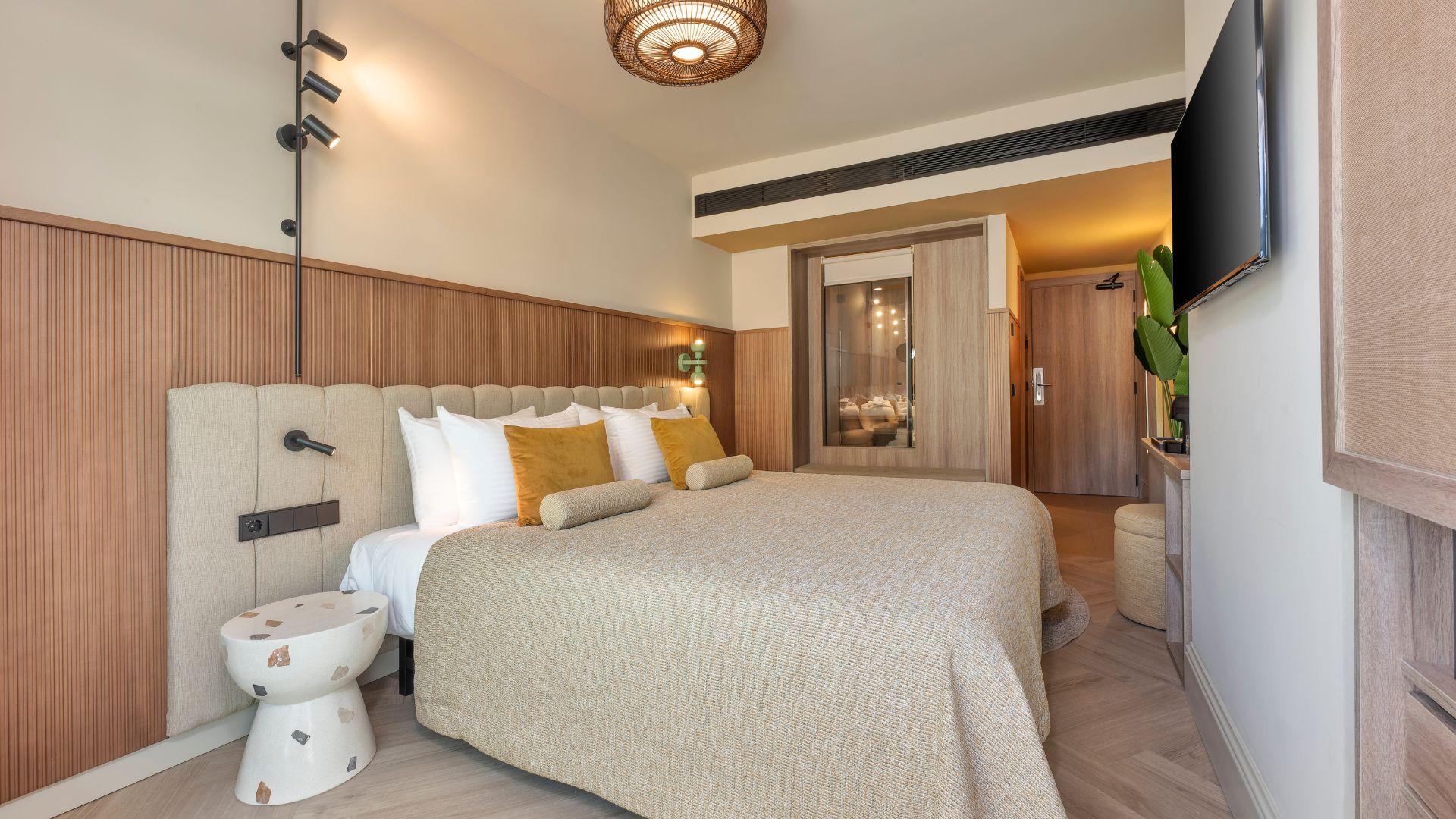 ROOM, SINGLE, DOUBLE BED, BALCONY