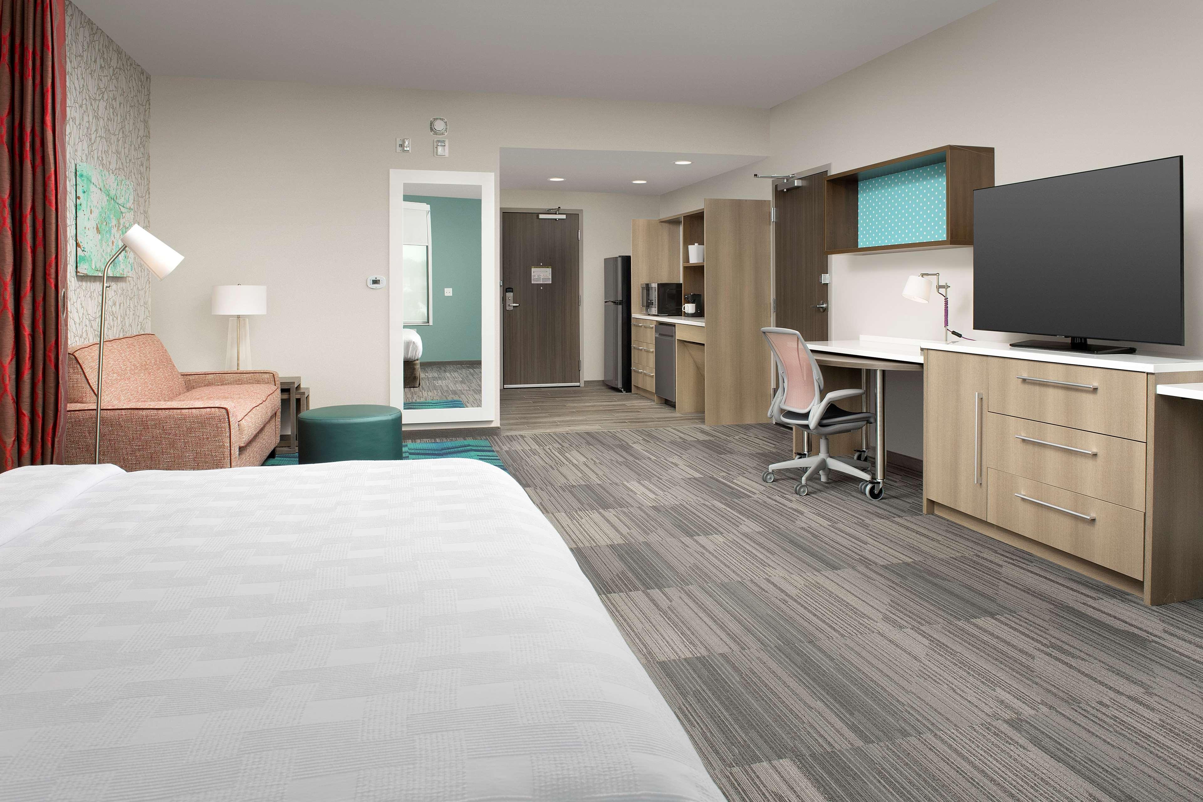 STUDIO, SUITE, KING BED, ACCESSIBLE