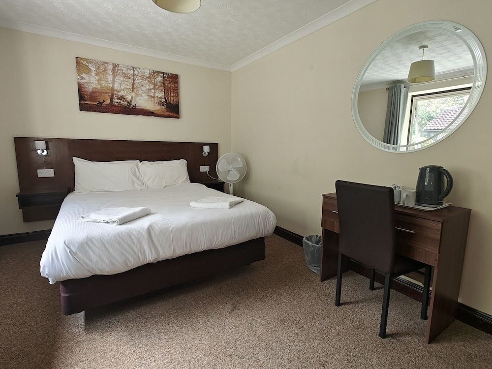 Little Foxes Hotel 22/62