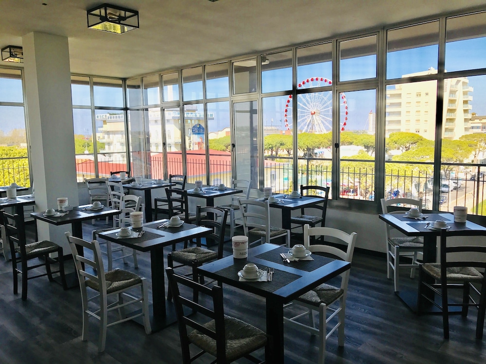 Hotel Cristina 36/45