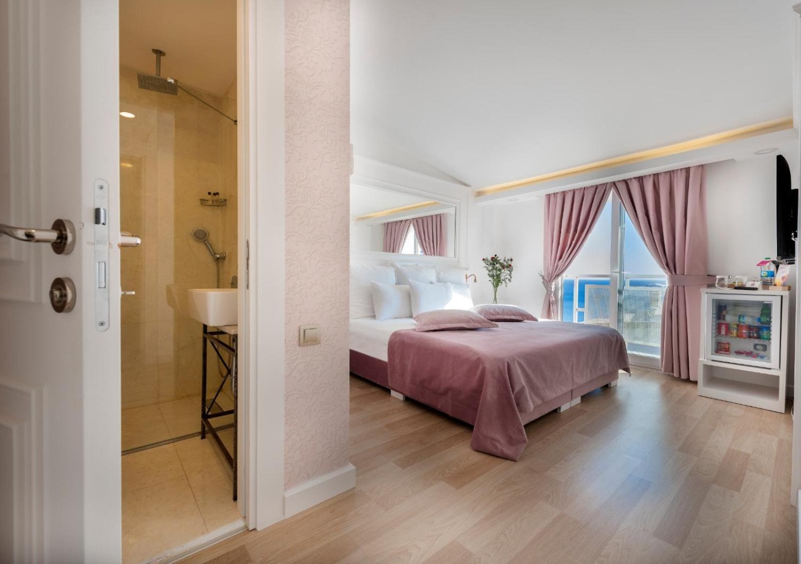 Standard, Double or Twin Bed