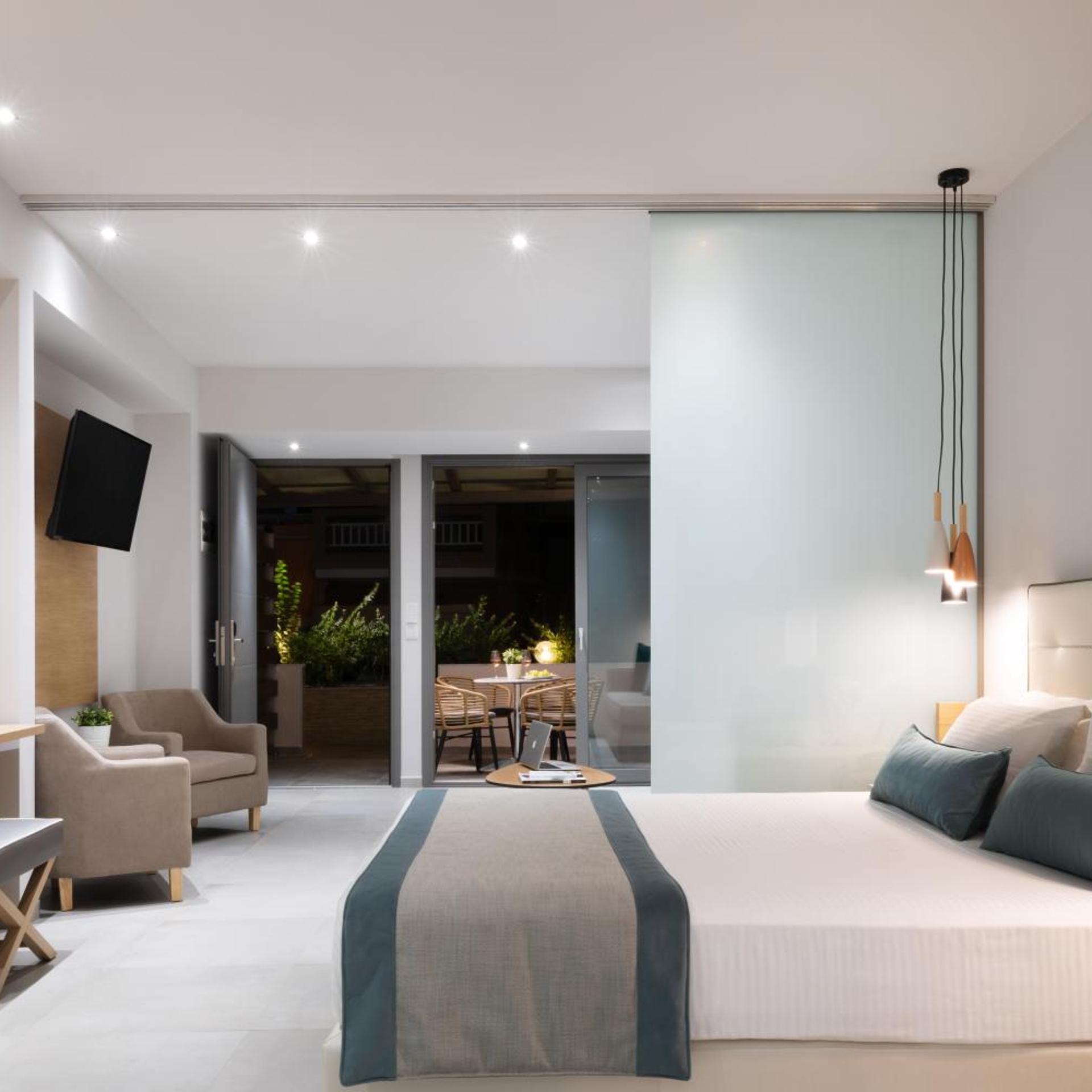 JUNIOR SUITE
