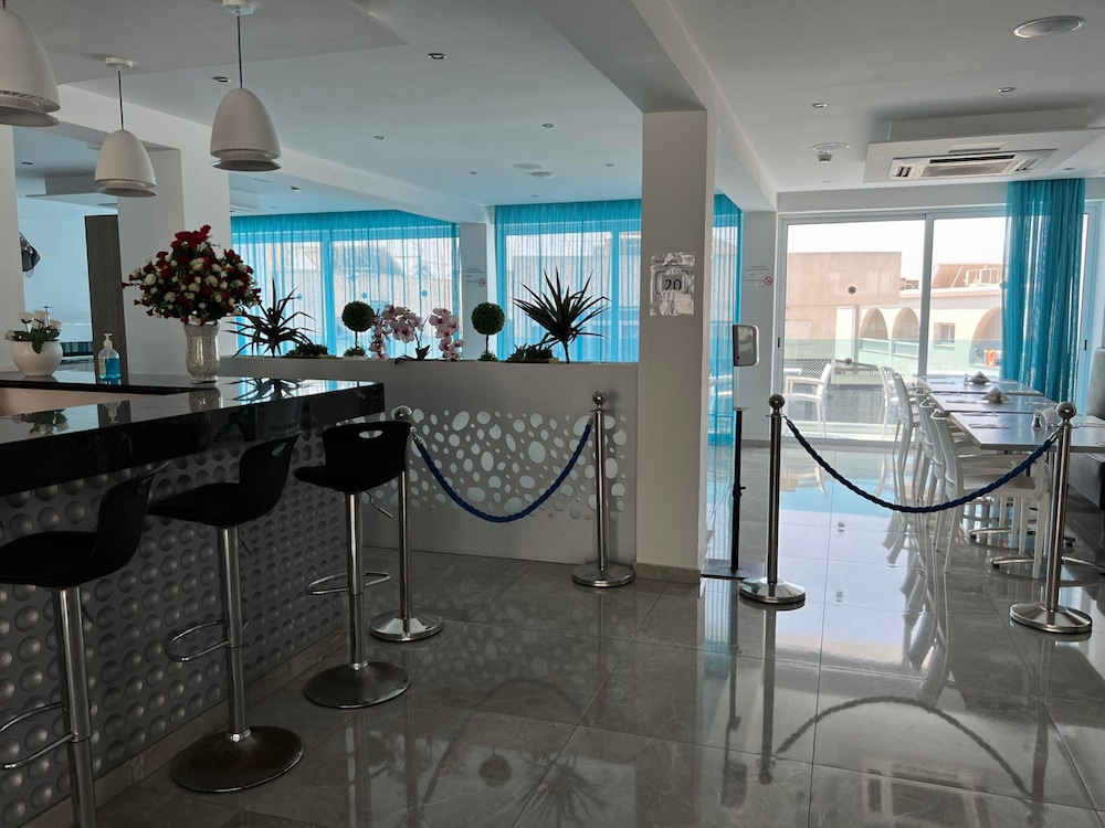 Sunny Blue Hotel photo3