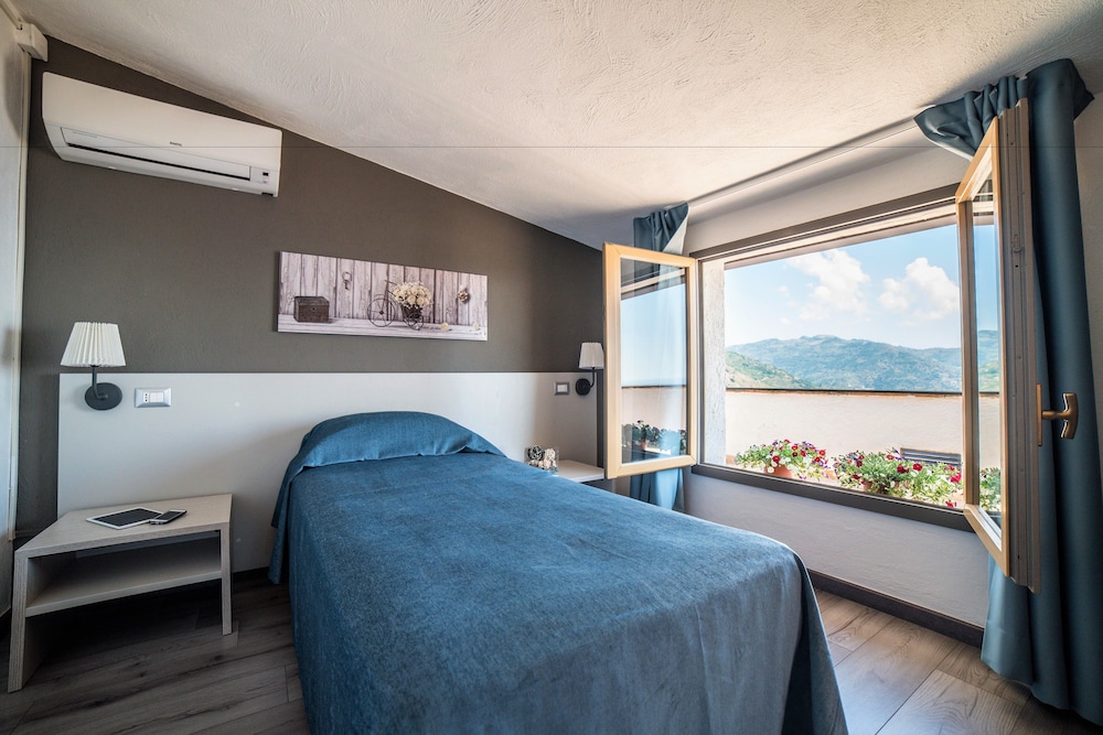 Hotel Villa Fiorita 15/66