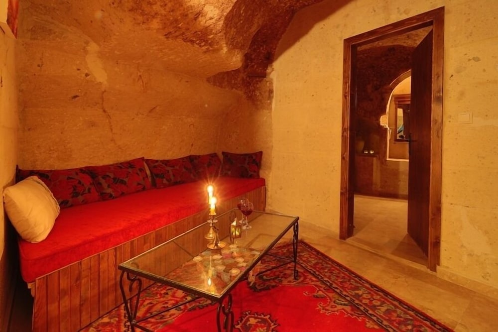 Jerveni Cave Hotel 31/47