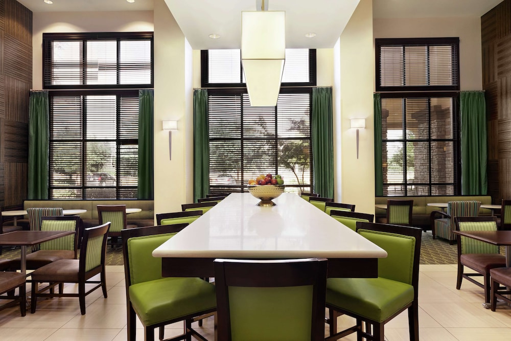 Hampton Inn Suites West Sacramento 47/62