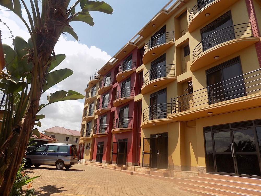 Olina Hotel And Apartments 2/38