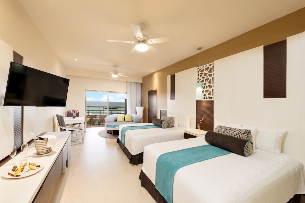El Dorado Seaside Suites Oceanfront, All & More Inclusive - Adults Only 5/50