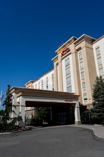 Hampton Inn And Suites Staten Island 3/41