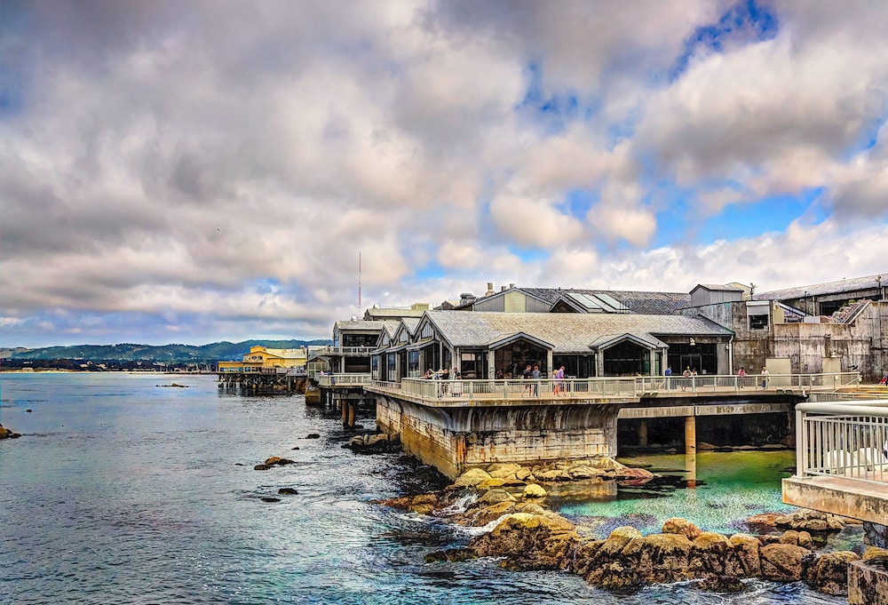 Holiday Inn Express At Monterey Bay 44/50