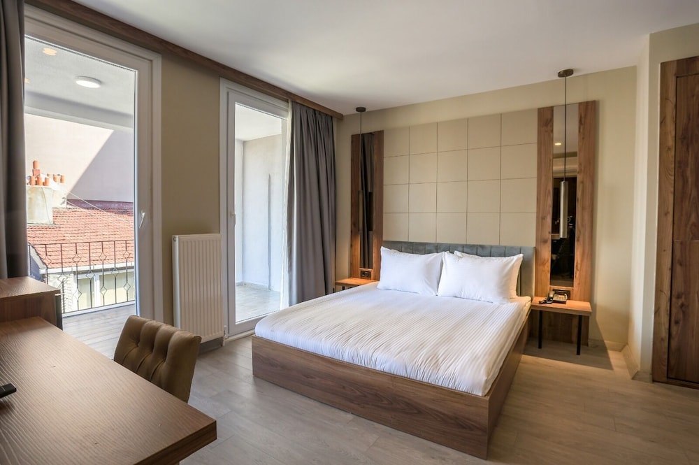 Arach Hotel Harbiye 44/73