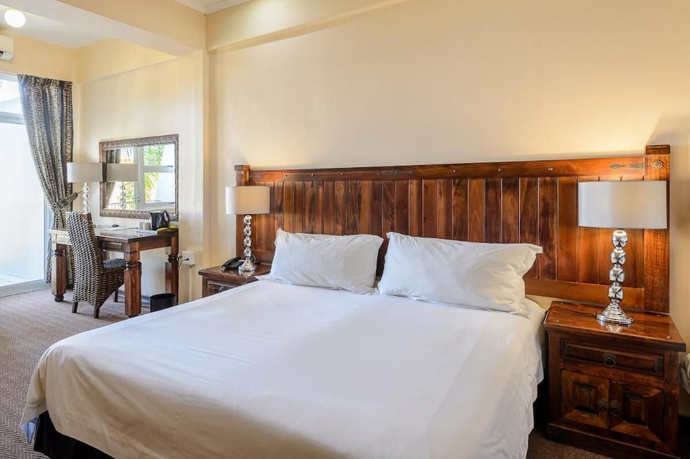 Bon Hotel Margate 8/50