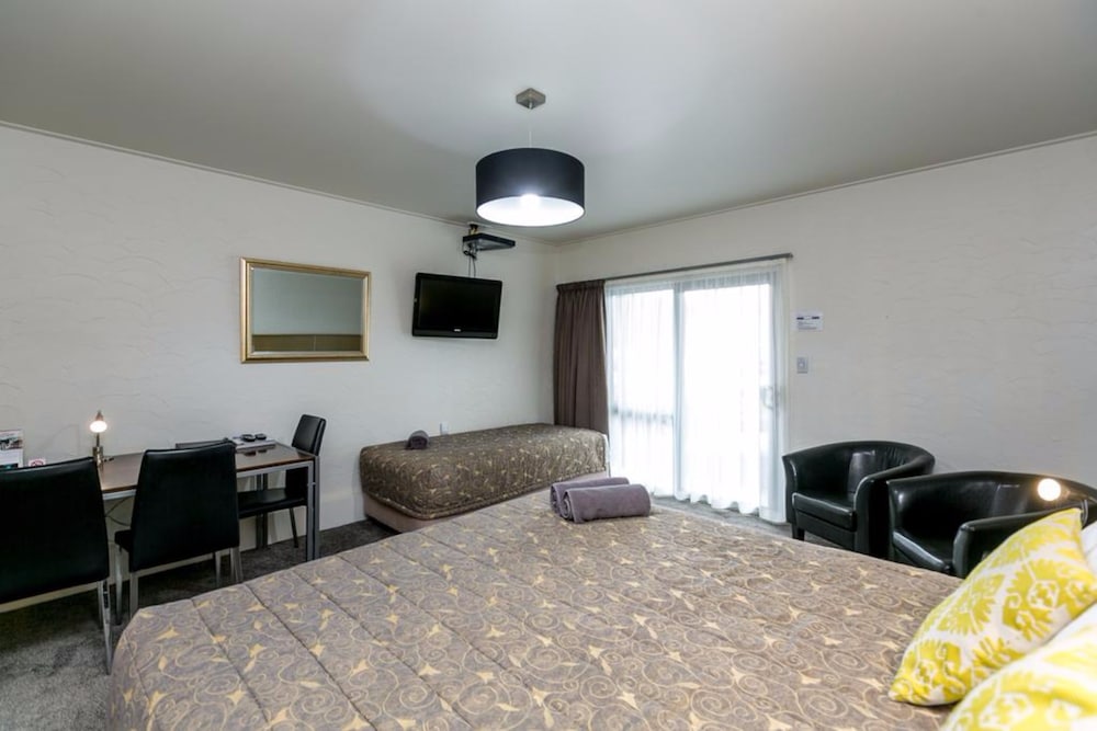 16 Northgate Motor Lodge 19/35