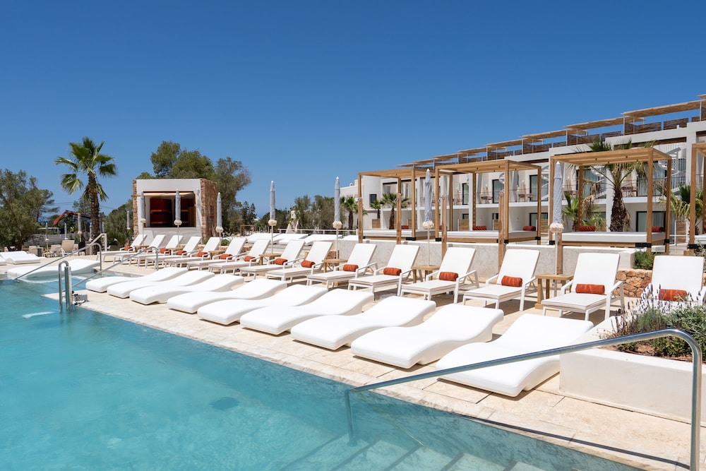 The Signature Level at TRS Ibiza Hotel 54/60