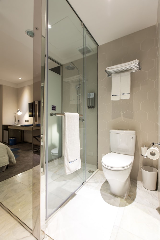 AIRLINE INN KAOHSIUNG STATION 12/65