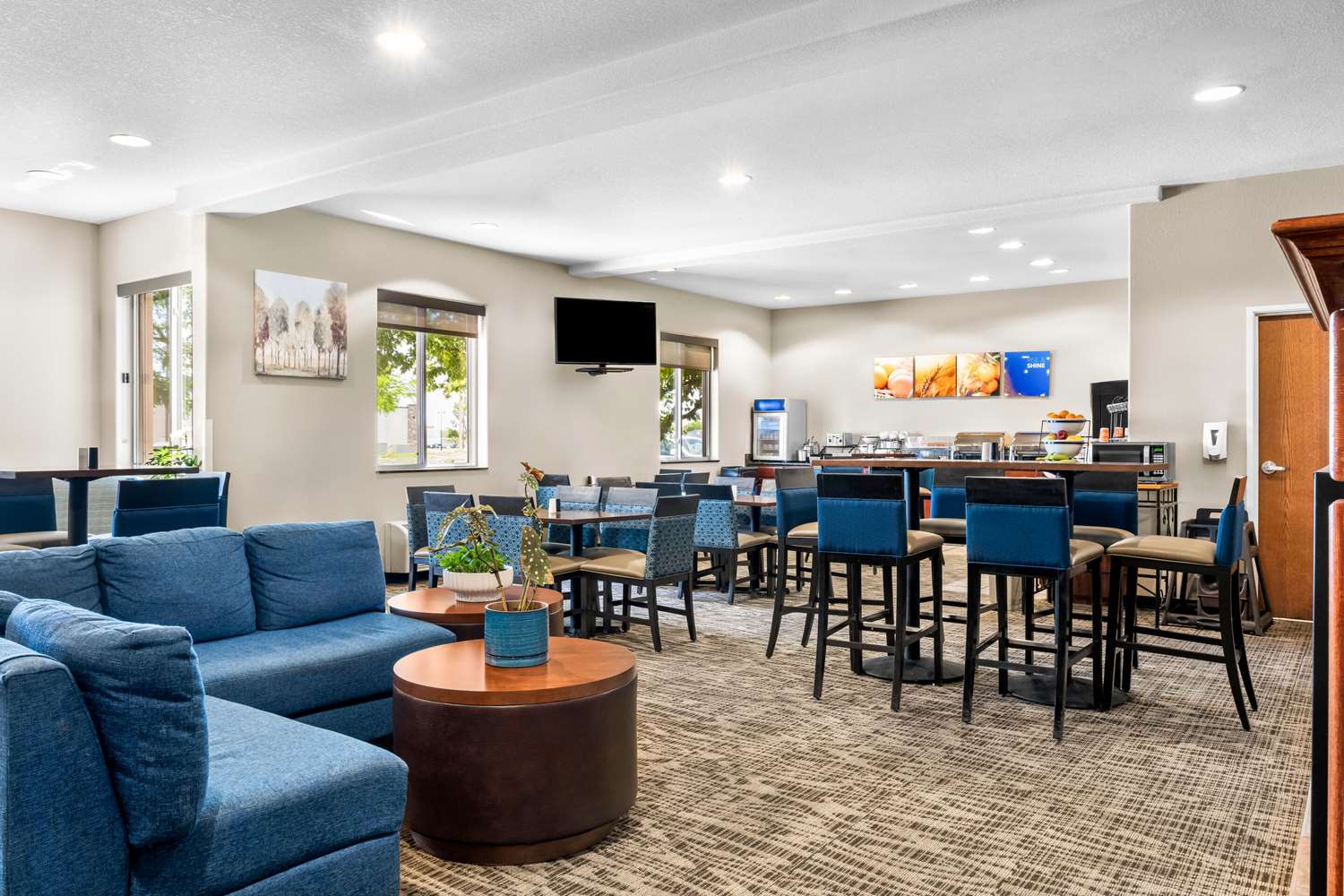Comfort Inn and Suites Riverton 32/46
