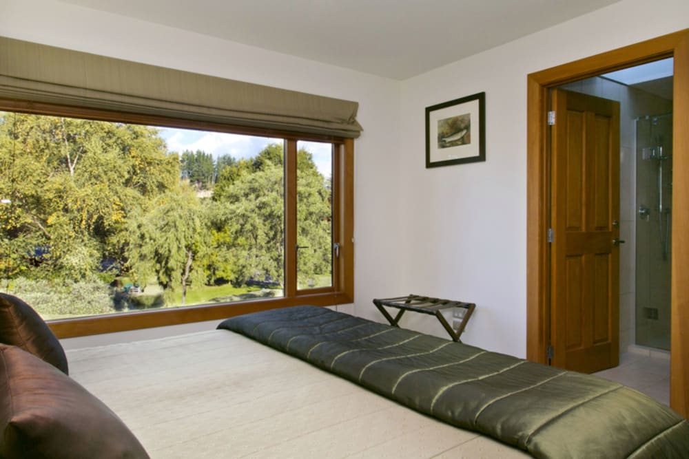 Tongariro Lodge 21/75