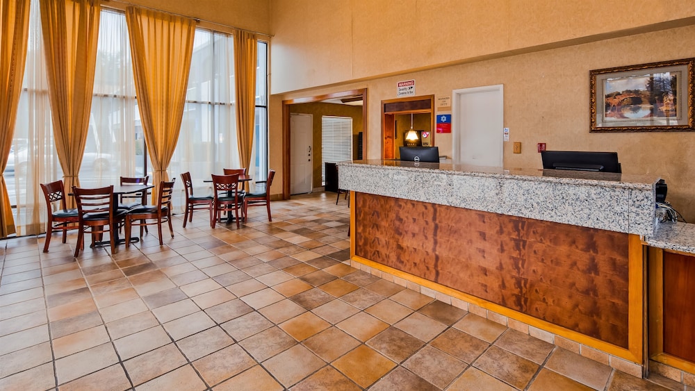 SureStay Plus Hotel by Best Western Sacramento North 8/32