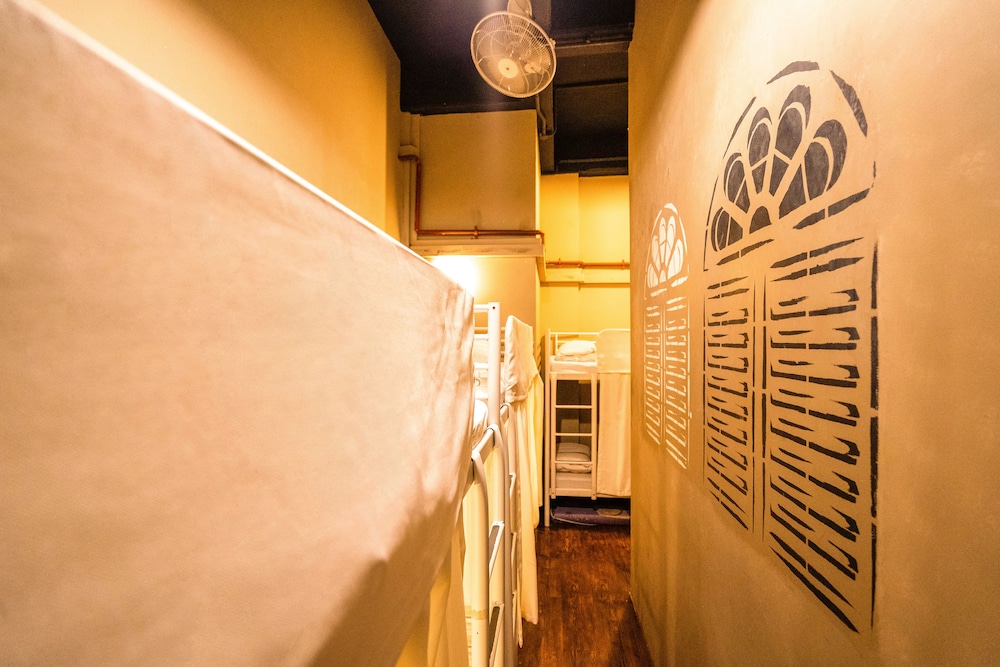Rucksack Inn @ Temple Street 30/50
