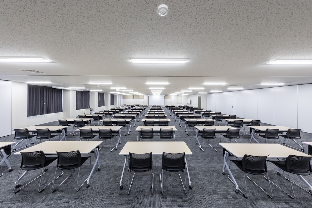 Tosei Hotel & Seminar Makuhari 53/58