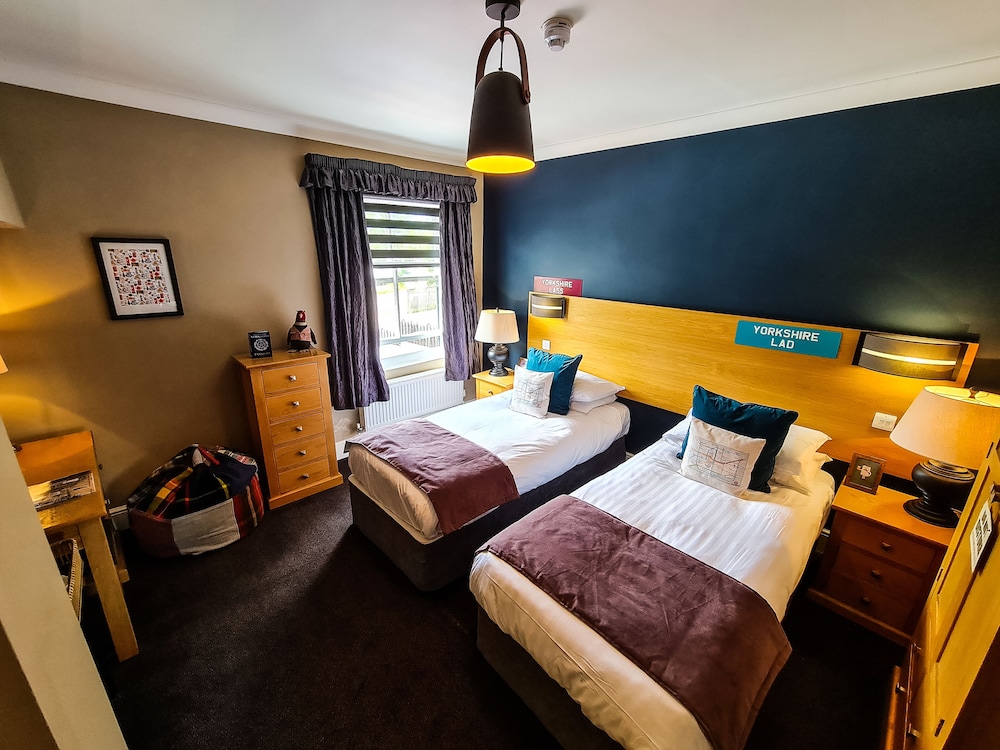 STANDARD, DOUBLE OR TWIN BED