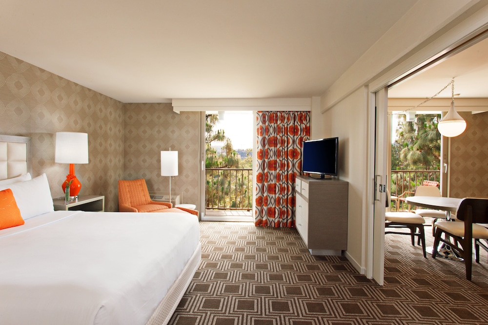 The Garland Hotel 4/50