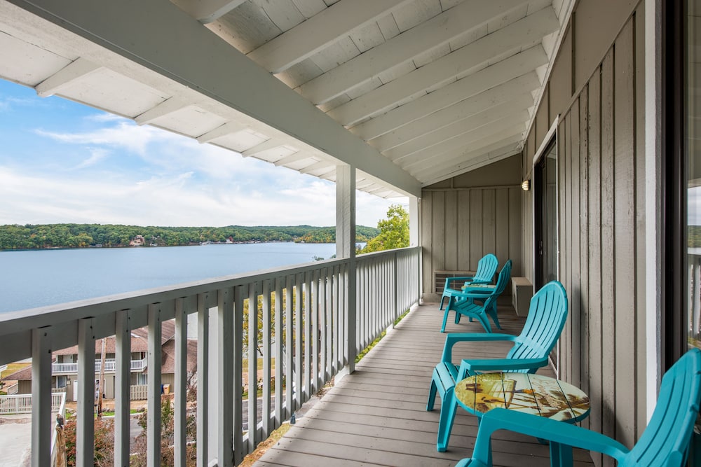 Margaritaville Lake Resort Lake of the Ozarks 11/62